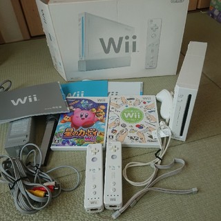 ウィー(Wii)のwii 本体 ソフト付き(家庭用ゲーム機本体)
