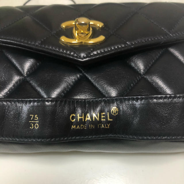 CHANEL(シャネル)のCHANEL マトラッセ　ウエストバッグ　ブラック レディースのバッグ(ボディバッグ/ウエストポーチ)の商品写真