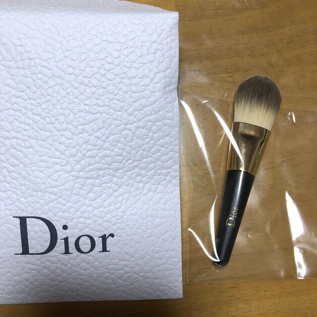 Christian Dior(クリスチャンディオール)のDiorのファンデーションブラシ コスメ/美容のメイク道具/ケアグッズ(ブラシ・チップ)の商品写真