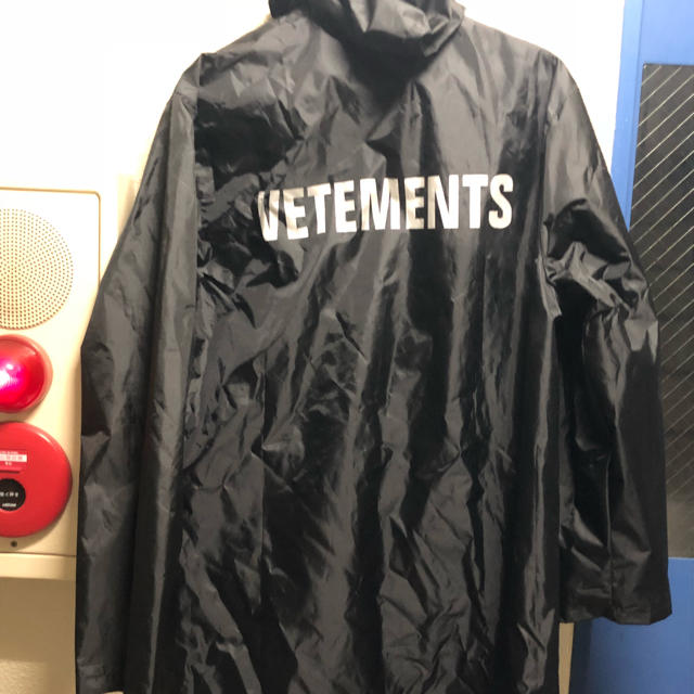 Balenciaga(バレンシアガ)のVETEMENTS レインコート メンズのファッション小物(レインコート)の商品写真