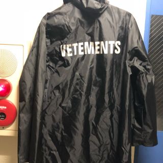 バレンシアガ(Balenciaga)のVETEMENTS レインコート(レインコート)