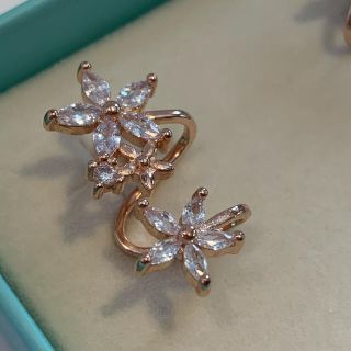 ピアスorイヤーカフピアス　フラワー　ピンクゴールド(ピアス)