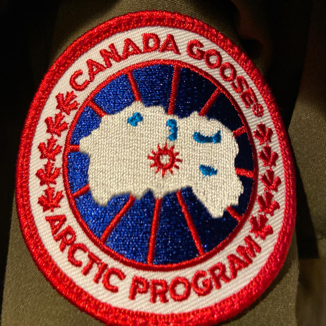 CANADA GOOSE(カナダグース)のカナダグース　ブロンテ　BRONTE PARKA カーキ　XS レディースのジャケット/アウター(ダウンジャケット)の商品写真