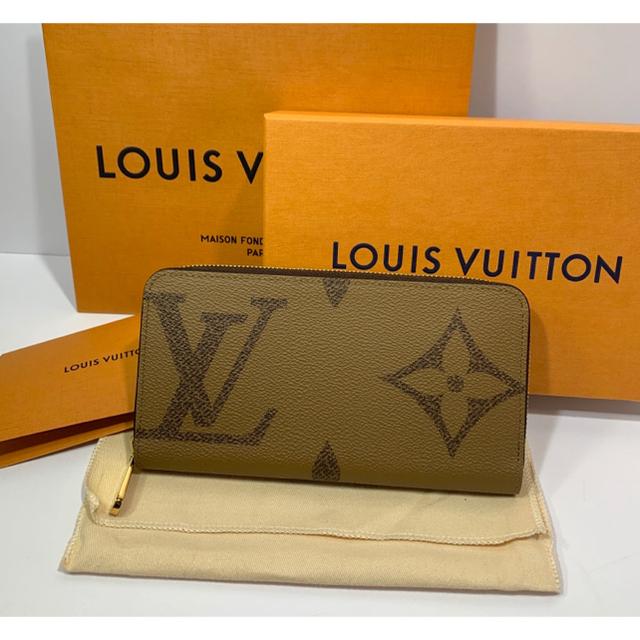 ジッピーウォレット　LOUIS VUITTON ジャイアントモノグラム