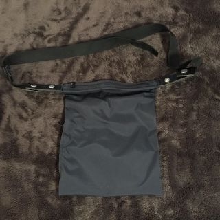 エンダースキーマ(Hender Scheme)のwhowhat wrapbag ショルダーバッグ XS ブラック(ショルダーバッグ)