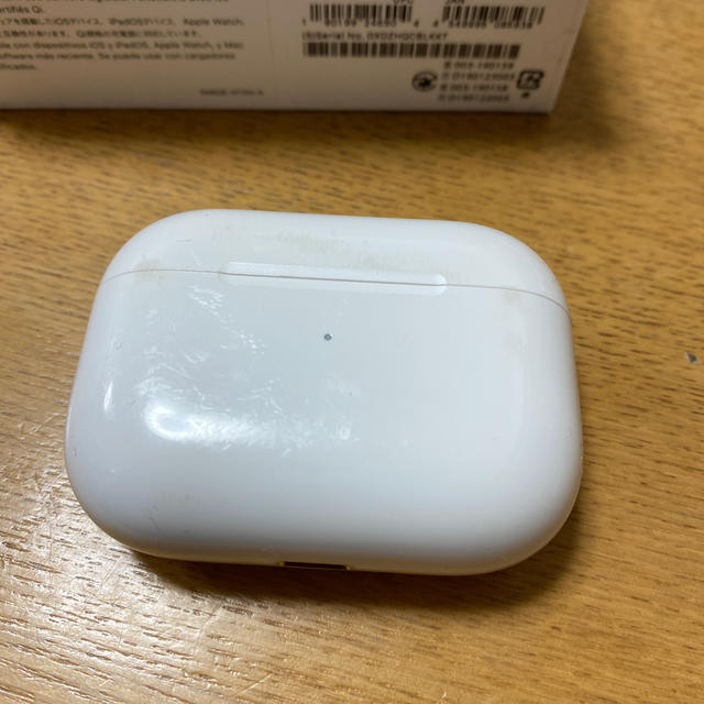 Apple(アップル)のAirPods pro 中古品 スマホ/家電/カメラのオーディオ機器(ヘッドフォン/イヤフォン)の商品写真