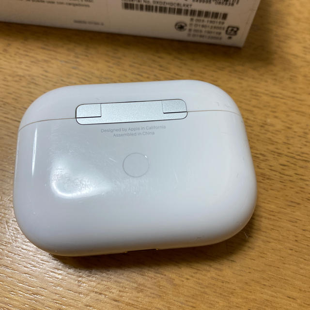 Apple(アップル)のAirPods pro 中古品 スマホ/家電/カメラのオーディオ機器(ヘッドフォン/イヤフォン)の商品写真