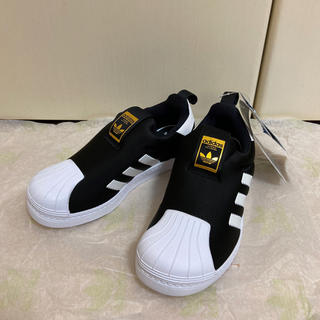 アディダス サイズ キッズスリッポン 子供靴 の通販 50点 Adidasのキッズ ベビー マタニティを買うならラクマ