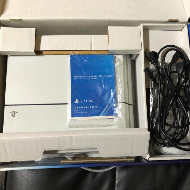 PlayStation4(プレイステーション4)のチュモン様専用　PlayStation4 CUH-1100A エンタメ/ホビーのゲームソフト/ゲーム機本体(家庭用ゲーム機本体)の商品写真