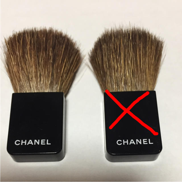 CHANEL(シャネル)のチークブラシ シャネル CHANEL ブラシ 1個　新品 未使用 コスメ/美容のメイク道具/ケアグッズ(チーク/フェイスブラシ)の商品写真