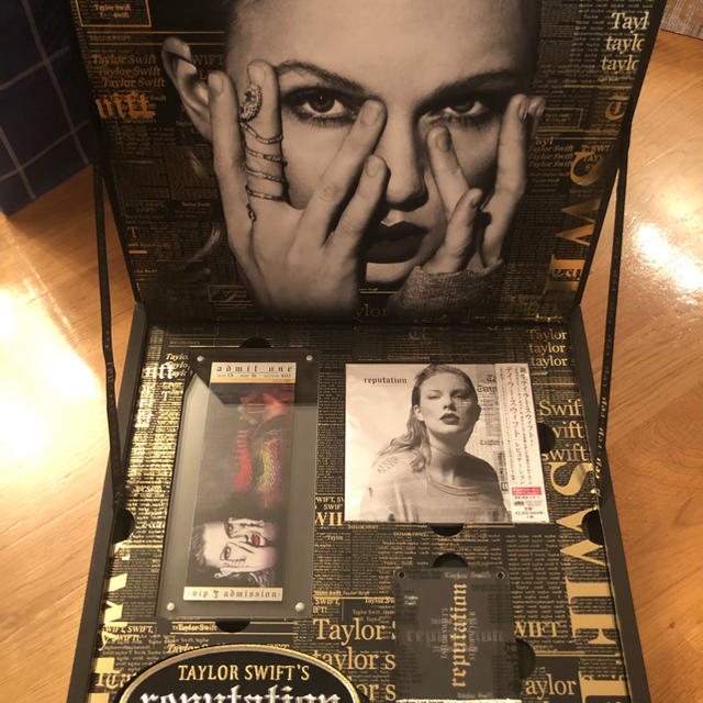 Taylor Swift reputationツアー VIP席限定BOXの通販 by nellenelle's ...