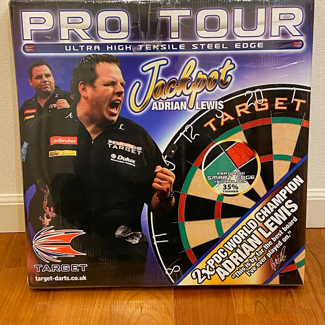 Target(ターゲット)の((未使用品))ダーツボード ハードダーツ TARGET PRO TOUR エンタメ/ホビーのテーブルゲーム/ホビー(ダーツ)の商品写真