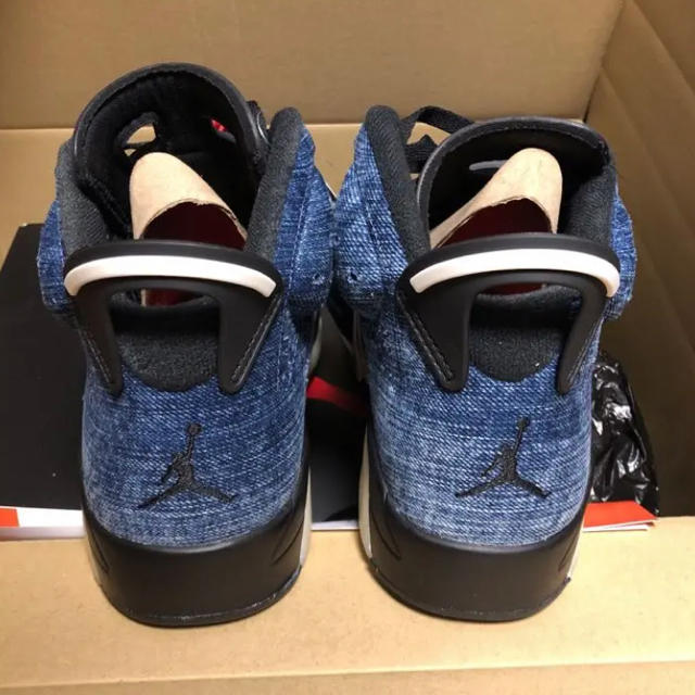 NIKE(ナイキ)のjordan 6 デニム　新品　denim スニーカーズ品 メンズの靴/シューズ(スニーカー)の商品写真