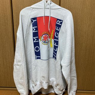 vetements tommy コラボパーカー(パーカー)