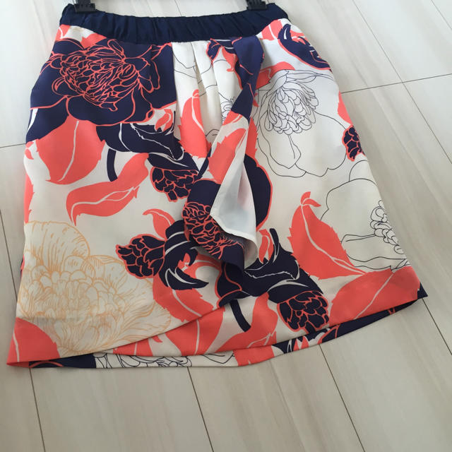 INED(イネド)のイネド スカート 9号 レディースのスカート(ひざ丈スカート)の商品写真