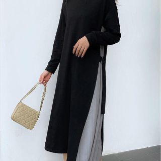 ユニクロ(UNIQLO)のABITOKYO プリーツ　切り替え　ワンピース(ロングワンピース/マキシワンピース)