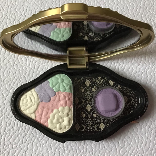 ANNA SUI(アナスイ)のANNASUI(アナスイ) アイシャドウ&フェイスカラー コスメ/美容のベースメイク/化粧品(アイシャドウ)の商品写真