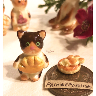 食いしん坊な仔猫パン：ハチワレ(クリームパン)(フィギュア)
