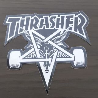 スラッシャー(THRASHER)の「縦9cm横10cm」THRASHER ステッカー(スケートボード)