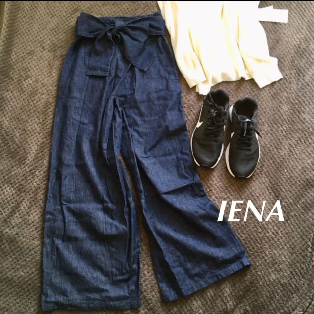 IENA(イエナ)の美品 IENA イエナ デニム リボン パンツ レディースのパンツ(デニム/ジーンズ)の商品写真