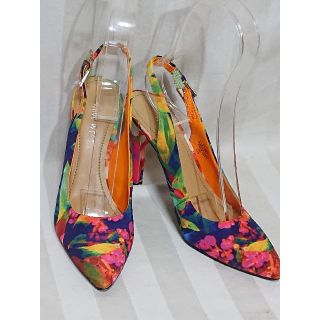 ナインウエスト(NINE WEST)の試し履きのみ｢NINE WEST｣キャンバス総ボタニカル花柄ストラップパンプス(ハイヒール/パンプス)