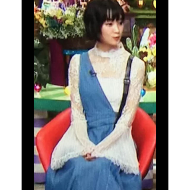 AULA AILA(アウラアイラ)の【AULA】LEAVER LACE WITH PLEATS BLOUSE レディースのトップス(シャツ/ブラウス(長袖/七分))の商品写真