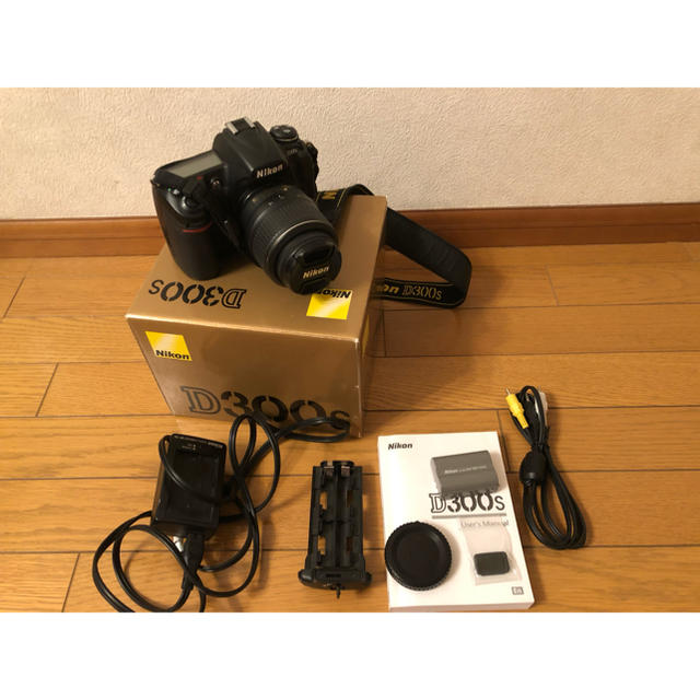 ニコンD300 AF nikkor 18-55mm 3.5-5.6G レンズ付 【正規取扱店