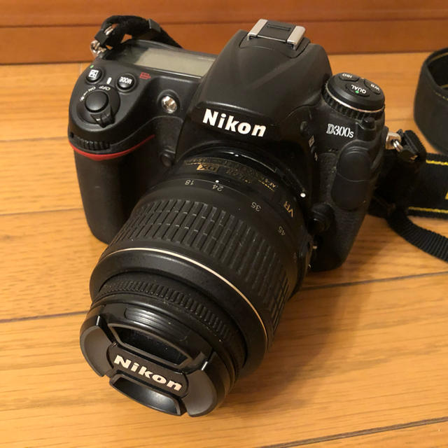 ニコンD300 AF nikkor 18-55mm 3.5-5.6G レンズ付 【正規取扱店