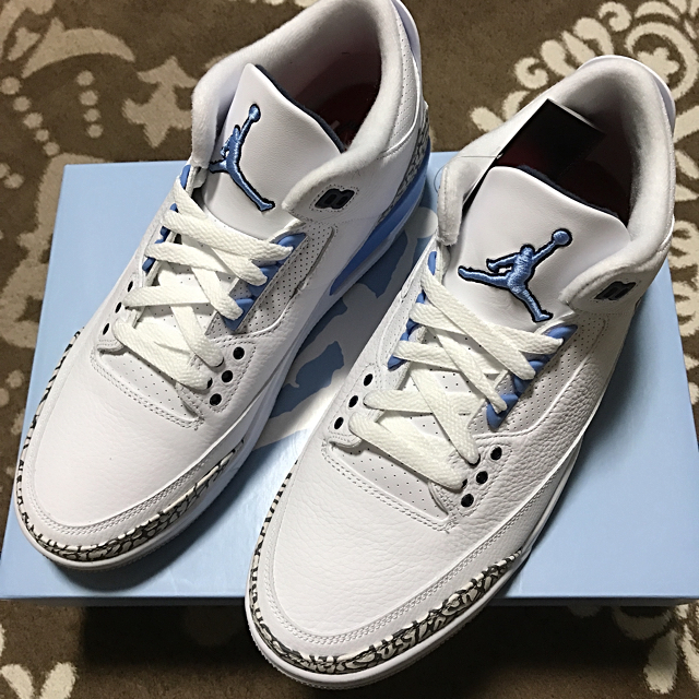 NIKE(ナイキ)のさらに値下げ！AIR JORDAN 3 RETRO “UNC”  メンズの靴/シューズ(スニーカー)の商品写真