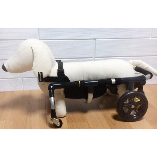 ■犬の車椅子 小型犬用4輪 2.5kg～8kg位 /歩行器 犬用車いす