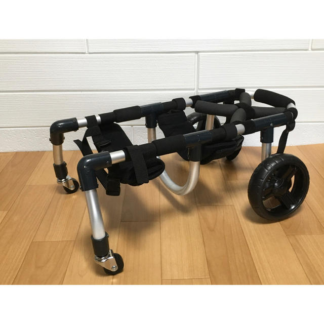 ■犬の車椅子 小型犬用4輪 2.5kg～8kg位 /歩行器 犬用車いす