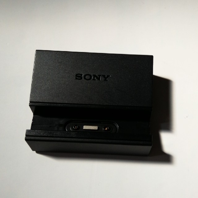 Xperia(エクスペリア)の#ソニー　#SONY XPERIA　卓上充電器DK42　 スマホ/家電/カメラのスマートフォン/携帯電話(バッテリー/充電器)の商品写真