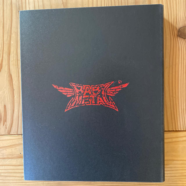 BABYMETAL(ベビーメタル)のBABYMETAL APOGALYPSE GENESIS アーティストブック エンタメ/ホビーのタレントグッズ(アイドルグッズ)の商品写真