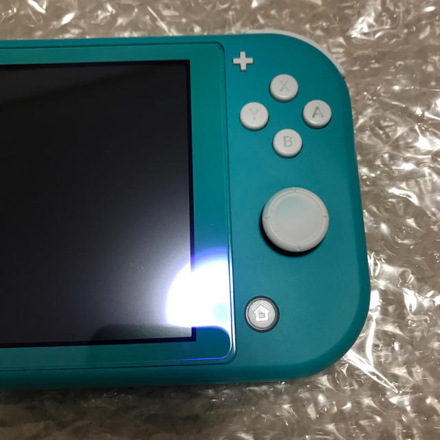 Nintendo Switch(ニンテンドースイッチ)のニンテンドーSwitch Lite ほぼ新品　訳あり　格安 エンタメ/ホビーのゲームソフト/ゲーム機本体(家庭用ゲーム機本体)の商品写真