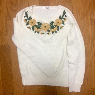 チャイルドウーマン(CHILD WOMAN)のCHILDWOMAN フラワー刺繍ニット(ニット/セーター)