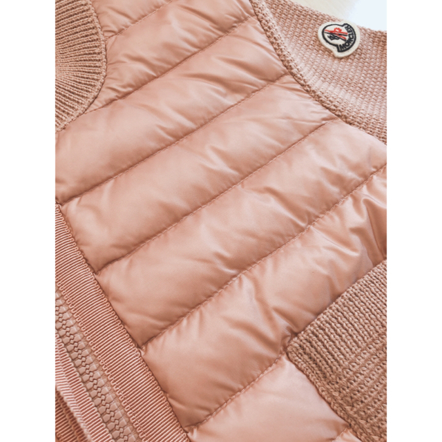 MONCLER(モンクレール)のモンクレール　ニット　ダウン　カーディガン レディースのトップス(カーディガン)の商品写真