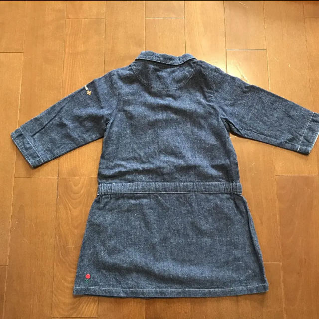 mikihouse(ミキハウス)のミキハウス　デニムワンピース　110 キッズ/ベビー/マタニティのキッズ服女の子用(90cm~)(ワンピース)の商品写真