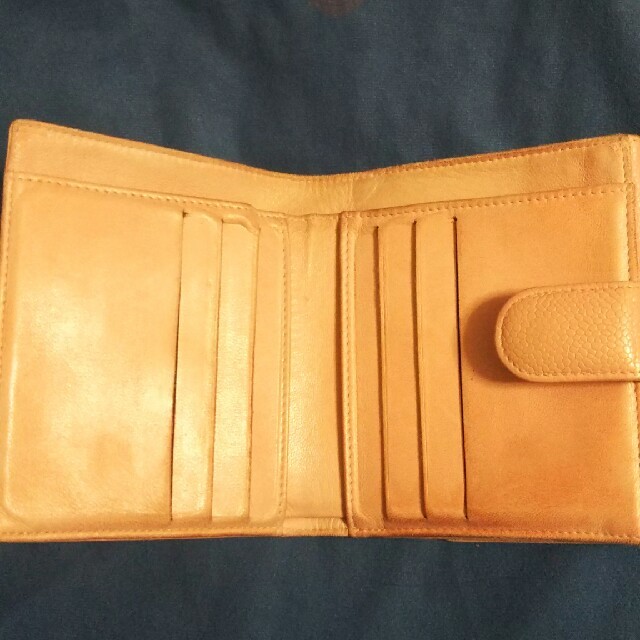 CHANEL(シャネル)のシャネル二つ折り財布(ピンク色) レディースのファッション小物(財布)の商品写真