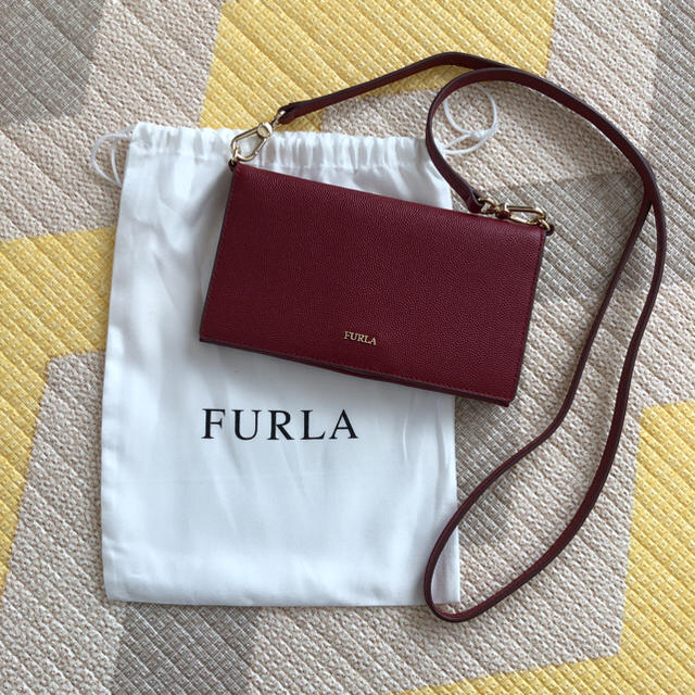 FURLA iPhoneケース