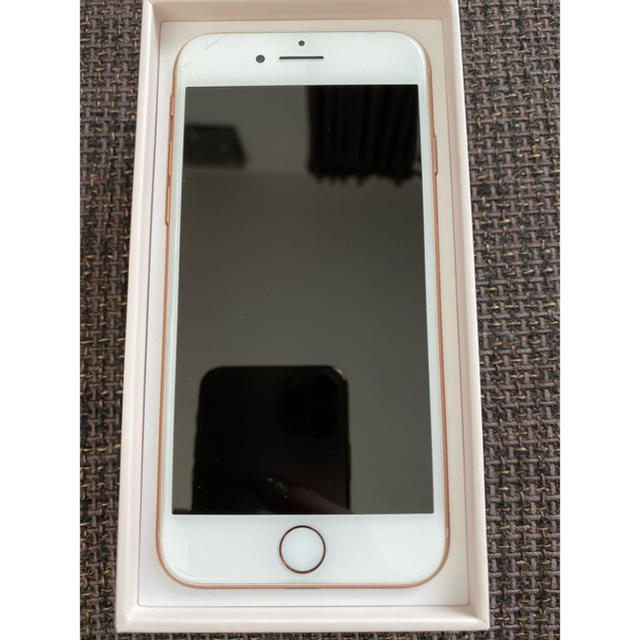 iPhone(アイフォーン)のiPhone8 256GB ゴールド スマホ/家電/カメラのスマートフォン/携帯電話(スマートフォン本体)の商品写真