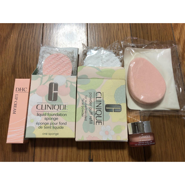 CLINIQUE(クリニーク)の【新品・未使用】コスメアイテム5点セット コスメ/美容のキット/セット(コフレ/メイクアップセット)の商品写真