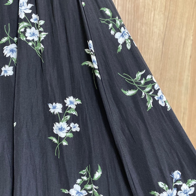 La TOTALITE(ラトータリテ)のパステルミケ様専用　ラトータリテ  花柄スカート♫ レディースのスカート(ロングスカート)の商品写真