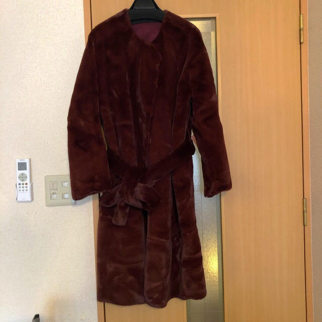 CASA FLINE カーサフライン エコファーローブコート ボルドー レディースのジャケット/アウター(ロングコート)の商品写真