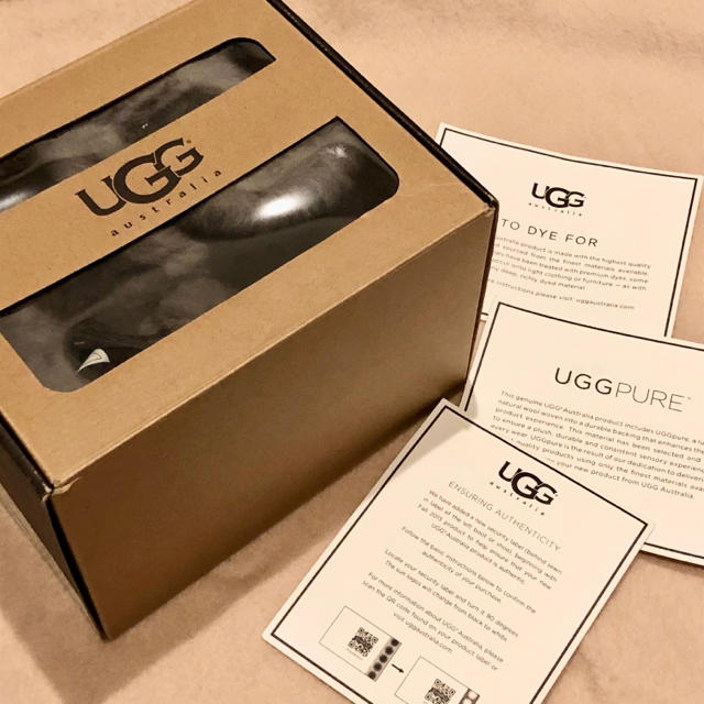 UGG(アグ)のUGG ベビームートン キッズ/ベビー/マタニティのベビー靴/シューズ(~14cm)(ブーツ)の商品写真