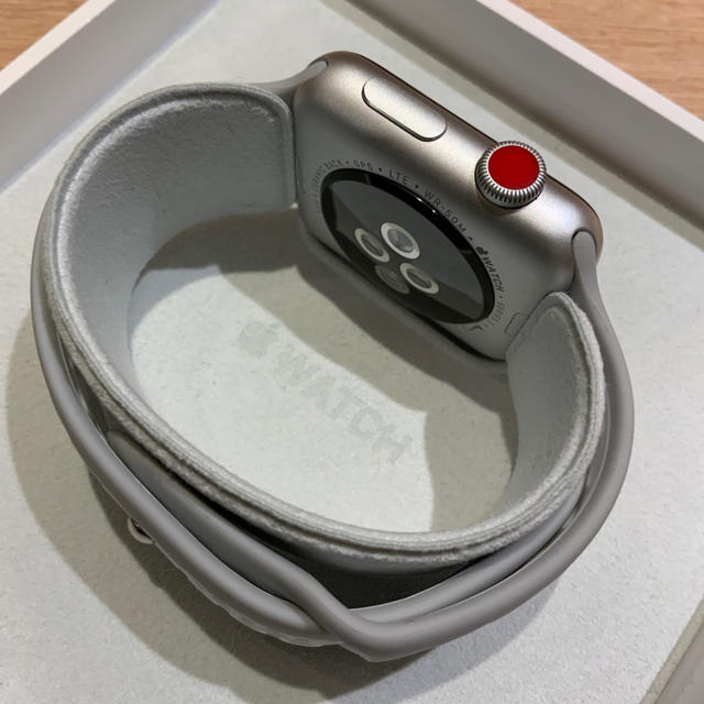 Apple Watch(アップルウォッチ)の(純正品)Apple Watch series3 セルラー 42mm NIKE メンズの時計(腕時計(デジタル))の商品写真