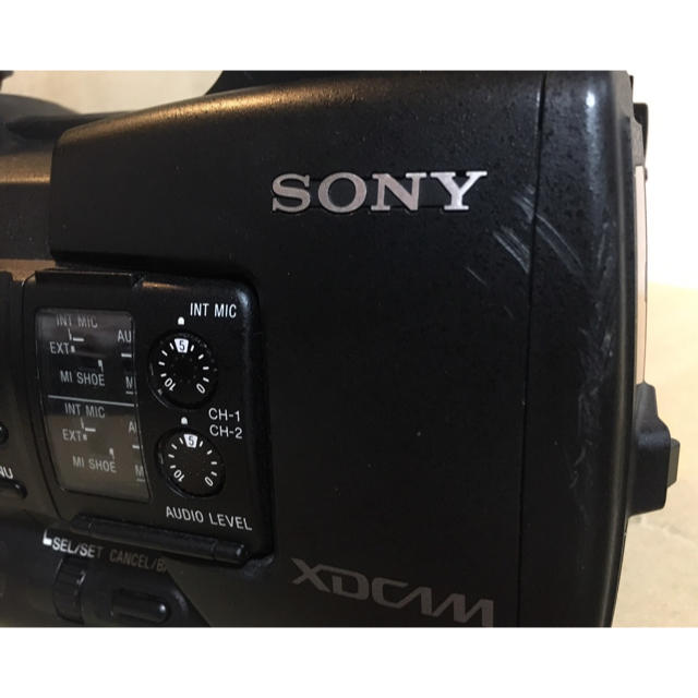 SONY(ソニー)のSONY PXW X180 プロ用ビデオカメラ(XD Cam) スマホ/家電/カメラのカメラ(ビデオカメラ)の商品写真