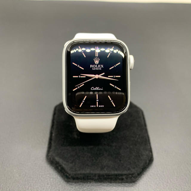 腕時計(デジタル)【美品】Apple Watch Series 5 GPS 40mmシルバー