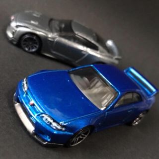 ニッサン(日産)のNISSAN SKYLINE GT-R 〔R33〕GT-R〔R35〕(ミニカー)