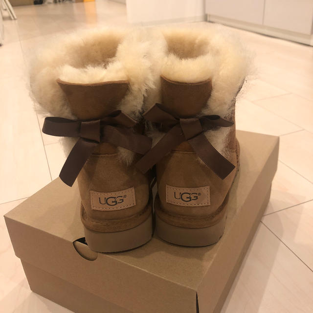 UGG(アグ)の『UGG』 新品・未使用 size6  レディースの靴/シューズ(ブーツ)の商品写真