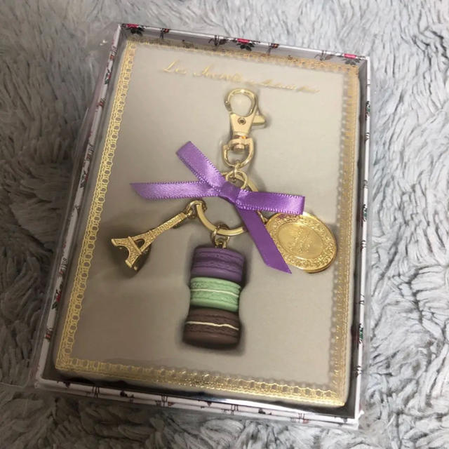 LADUREE(ラデュレ)の【未開封】ラデュレ　マカロン  キーホルダー レディースのファッション小物(キーホルダー)の商品写真